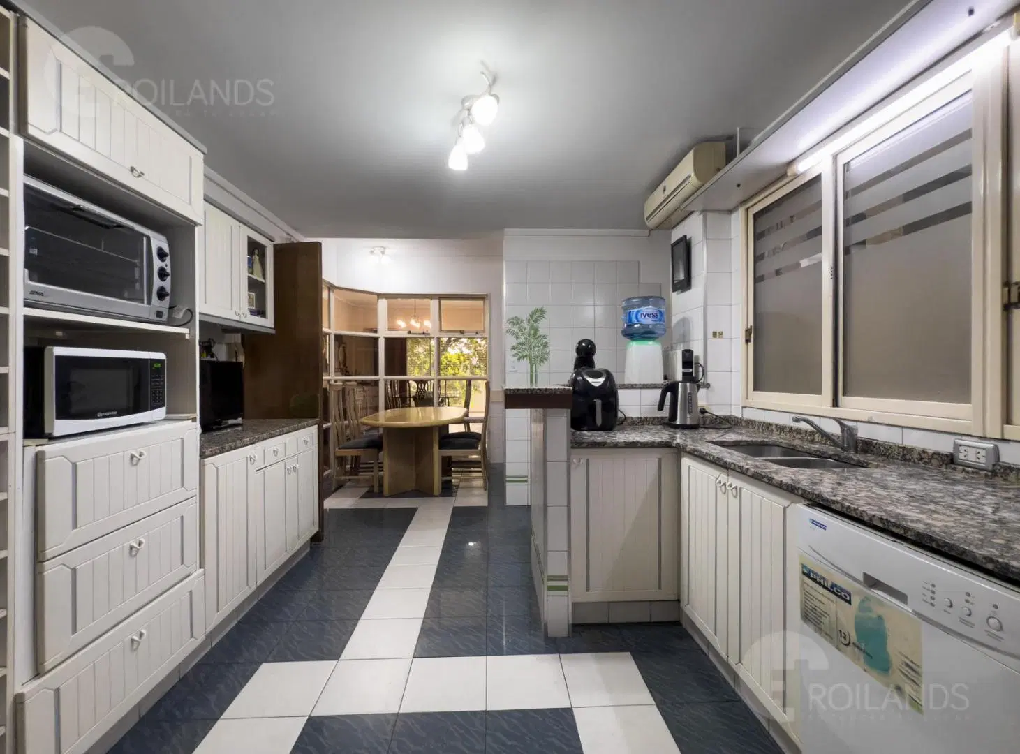 Venta Departamento 5 ambientes con dependencia, Villa del Parque 3