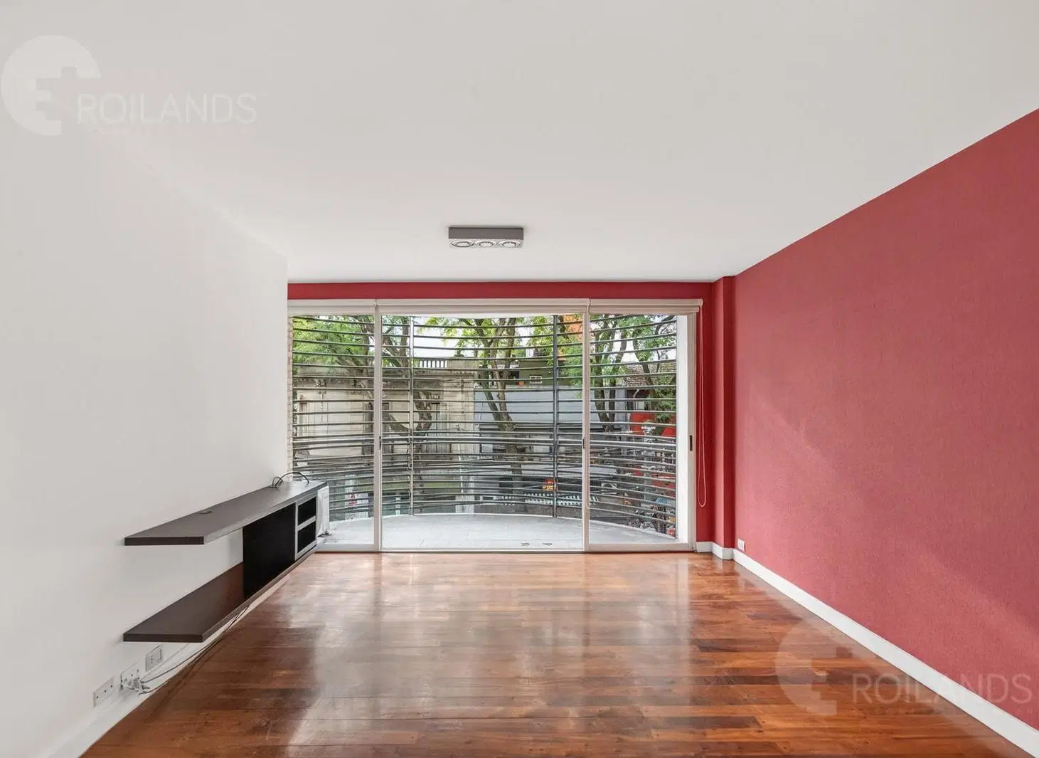 Piso de 3 ambientes con habitación en suite y cochera - NO APTO CRÉDITO 3