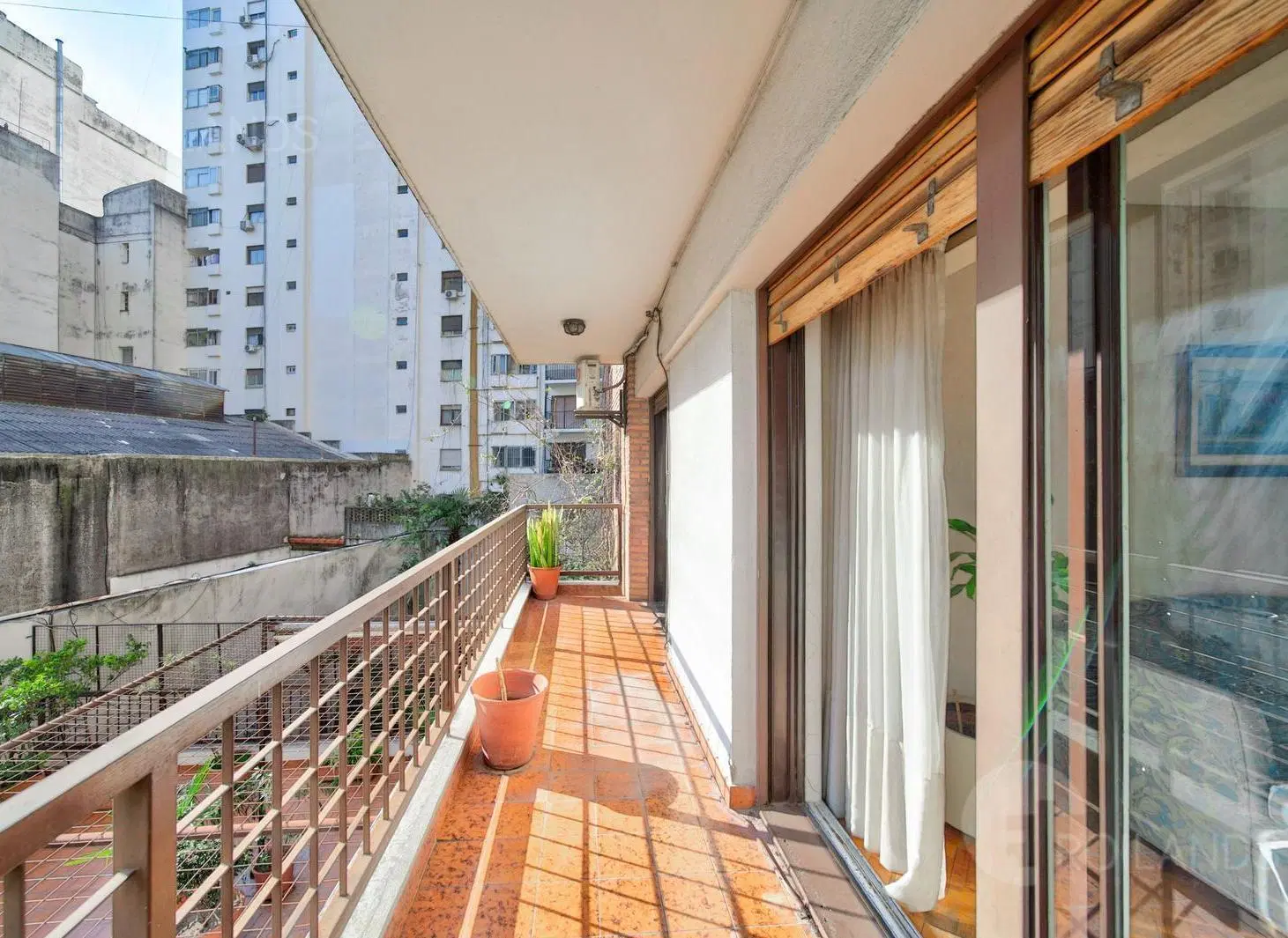 VENTA Palermo / Botánico Semipiso 4 ambientes   dependencia con cochera y palier privado 4