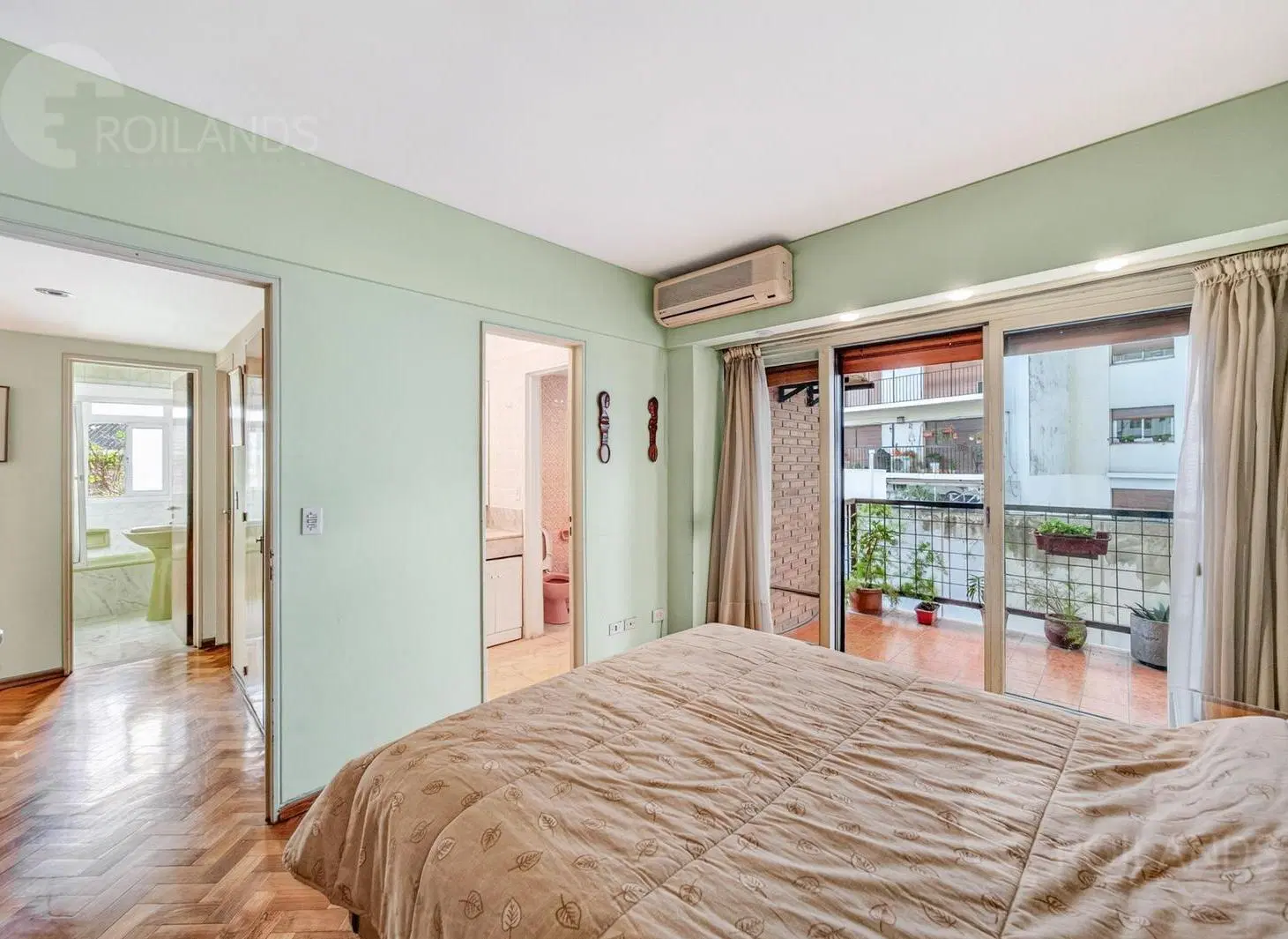 VENTA Palermo / Botánico Semipiso 4 ambientes   dependencia con cochera y palier privado 2