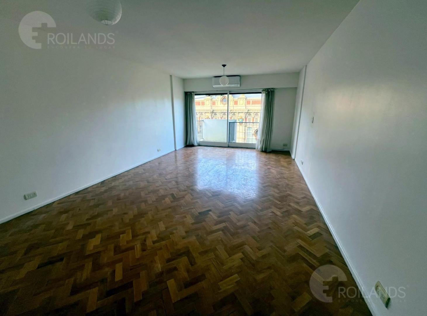Foto de Monoambiente con cocina y lavadero independiente. Vista espectacular, imagen 4