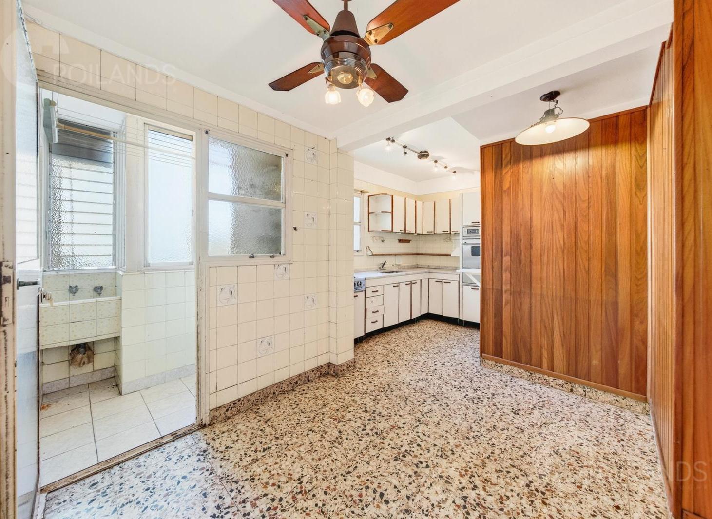 Foto de VENTA DEPARTAMENTO PISO ALTO 4 AMBIENTES CON DEPENDENCIA Y TOILETTE, imagen 3