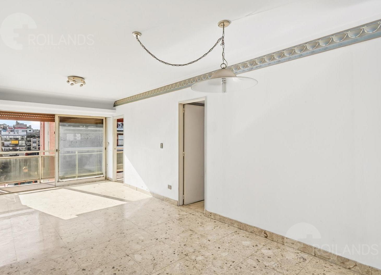 Foto de VENTA DEPARTAMENTO PISO ALTO 4 AMBIENTES CON DEPENDENCIA Y TOILETTE, imagen 1