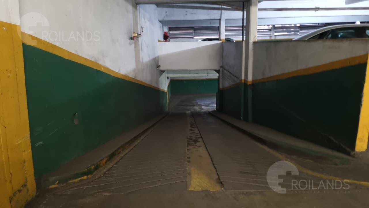Foto de OPORTUNIDAD VENTA COCHERA CUBIERTA EN EL BARRIO DE BELGRANO, imagen 5