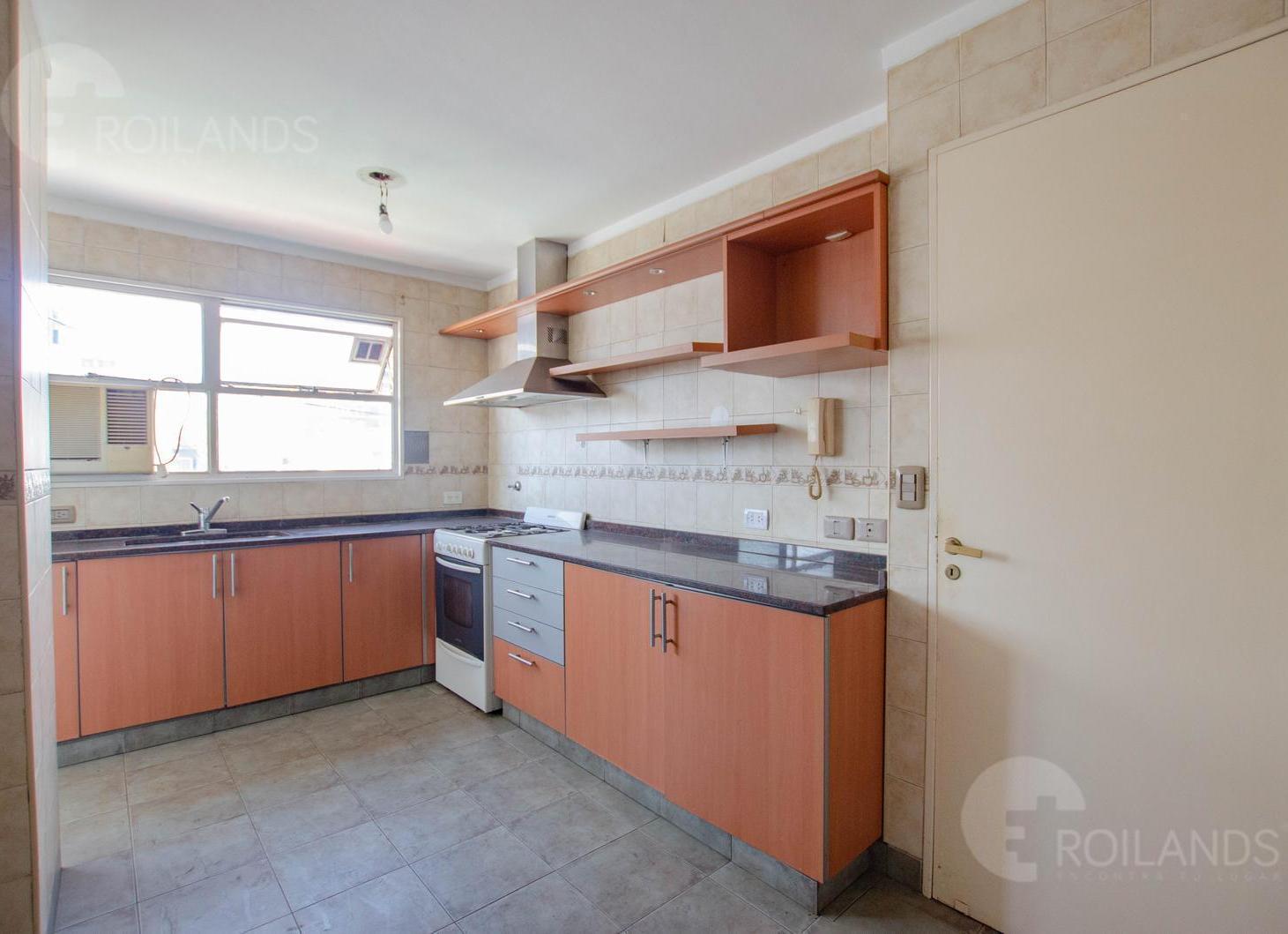 Foto de VENTA 3 AMBIENTES DEPENDENCIA BALCON COCHERA EN PLENO BELGRANO, imagen 2