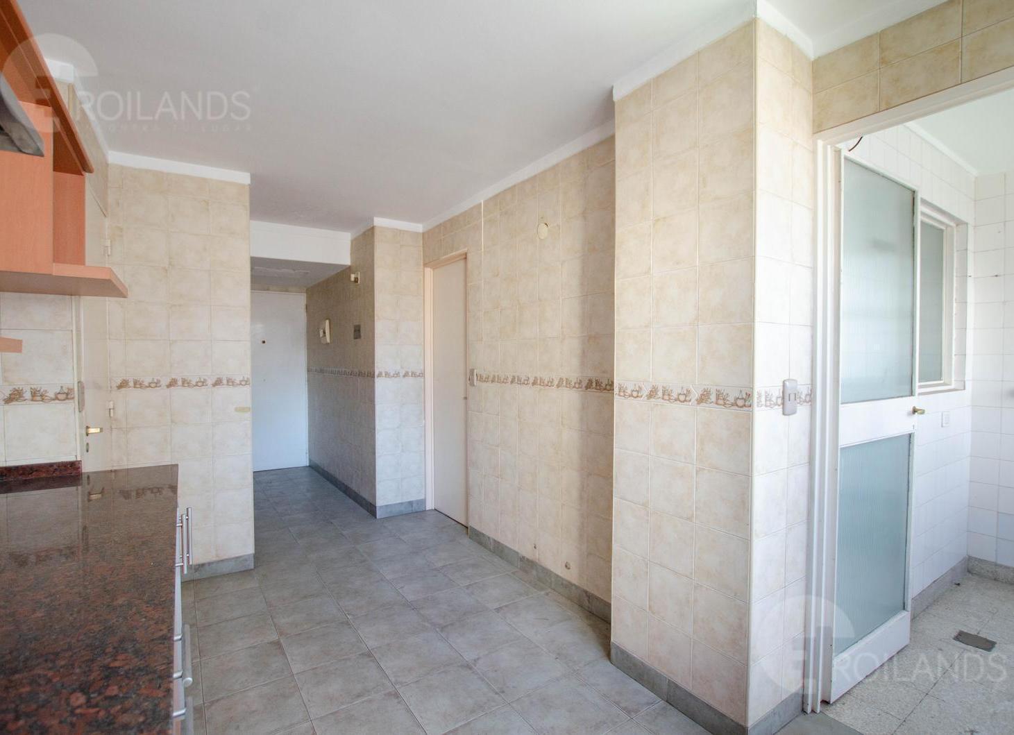 Foto de VENTA 3 AMBIENTES DEPENDENCIA BALCON COCHERA EN PLENO BELGRANO, imagen 5