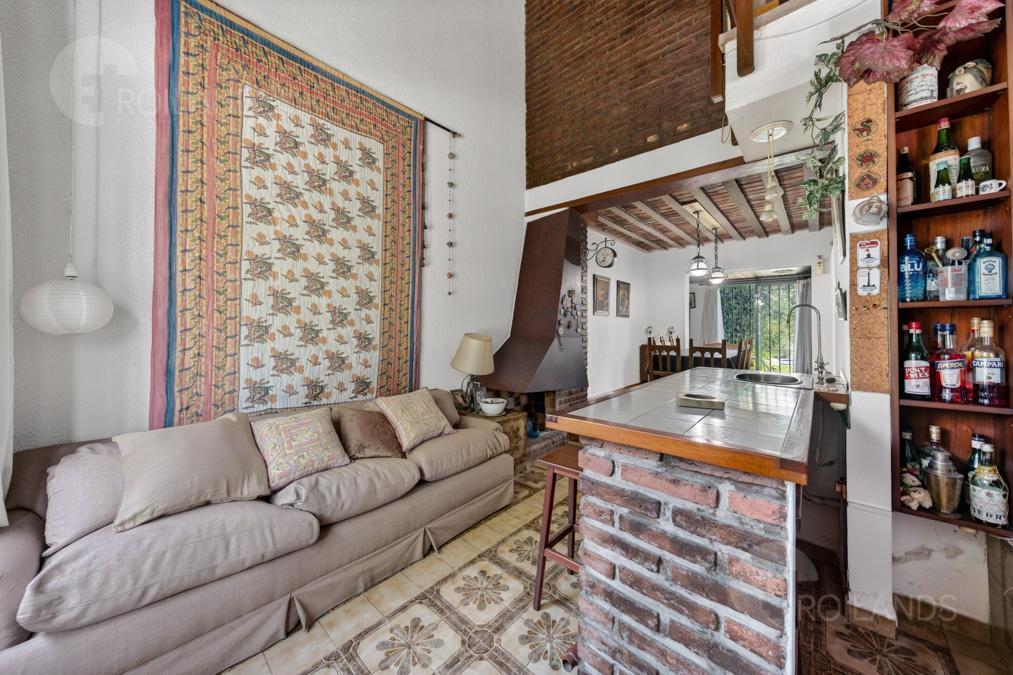 Foto de VENTA CASA MARTINEZ 4 AMBIENTES CON JARDIN PILETA QUINCHO Y COCHERA, imagen 4