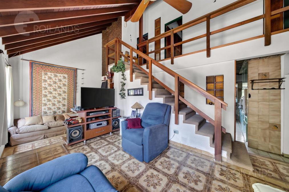 Foto de VENTA CASA MARTINEZ 4 AMBIENTES CON JARDIN PILETA QUINCHO Y COCHERA, imagen 5