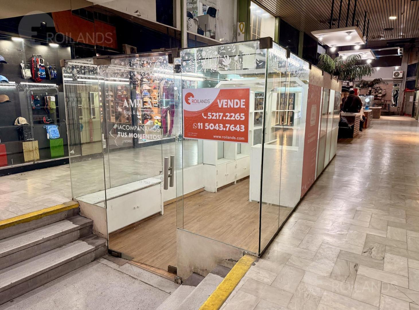 Foto de Góndola comercial en alquiler en Galería Flores Center, imagen 1
