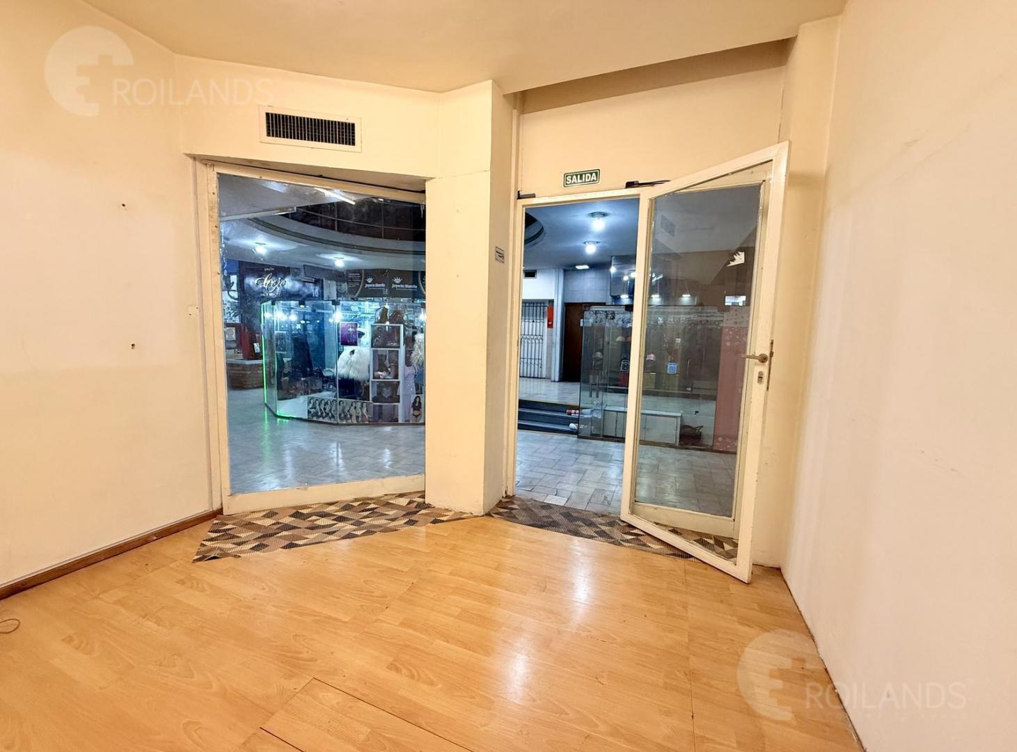 Foto de Alquiler local comercial en Galería Flores Center, imagen 1