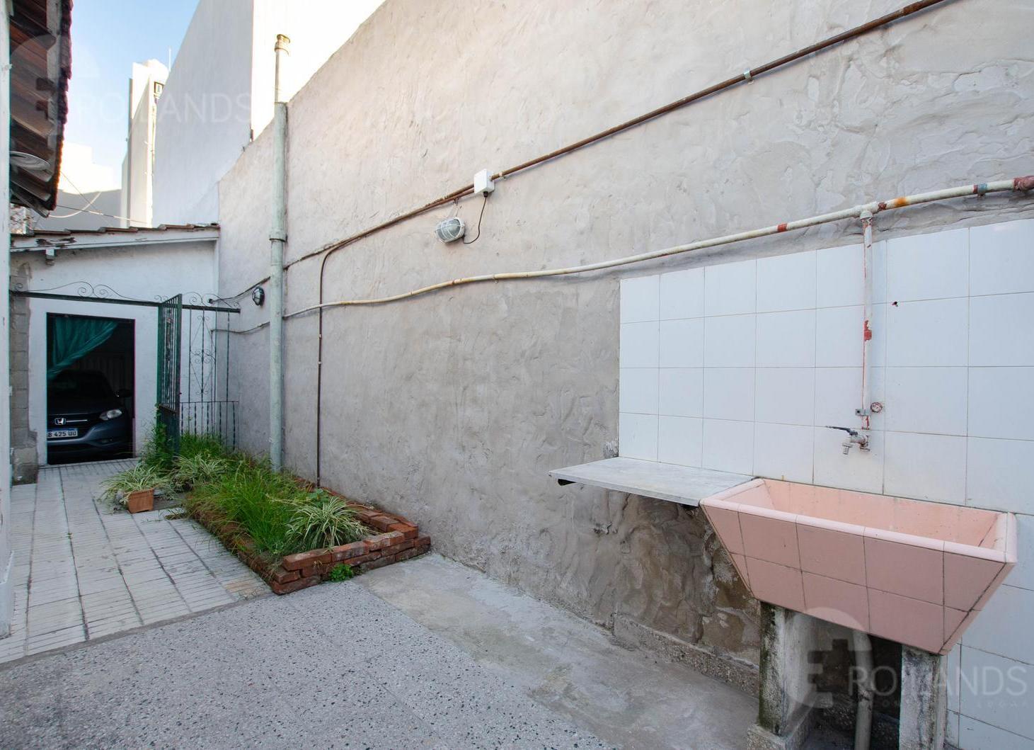 Foto de En venta casa PH 3 ambientes con entrada independiente, cochera, patio, imagen 4