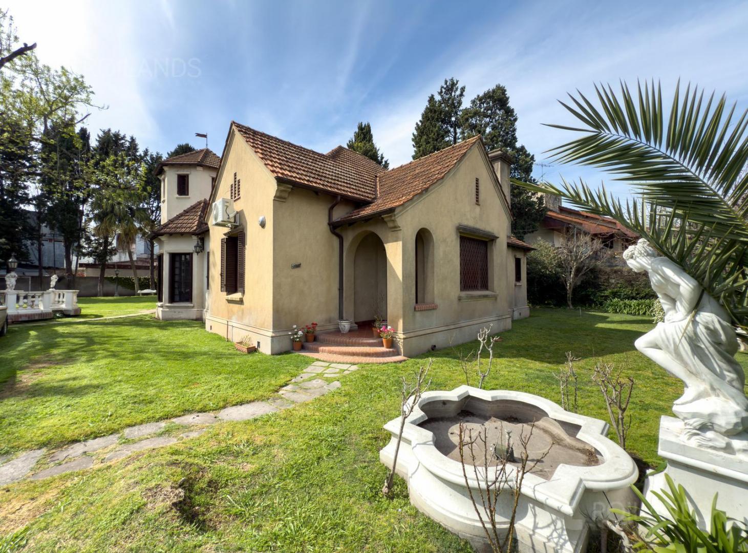 Foto de En Venta Casa de Estilo Ingles,sobre 1300 M2 , casa 200M2 Hurlingham, imagen 1