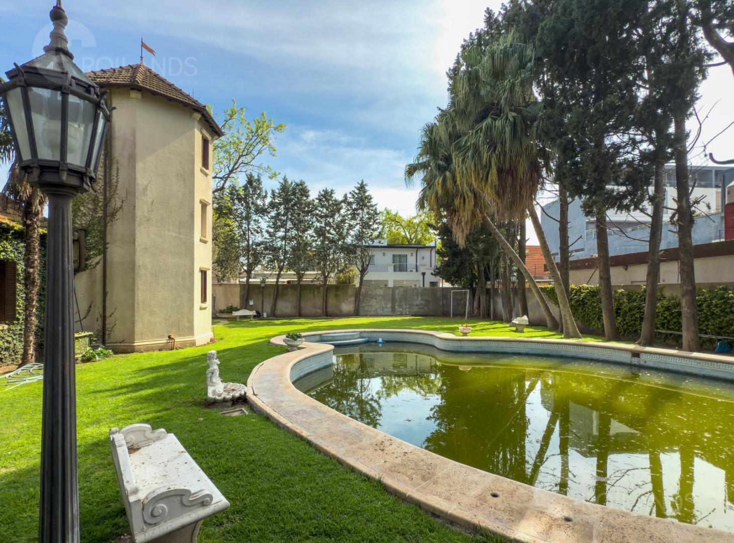 Foto de En Venta Casa de Estilo Ingles,sobre 1300 M2 , casa 200M2 Hurlingham, imagen 2