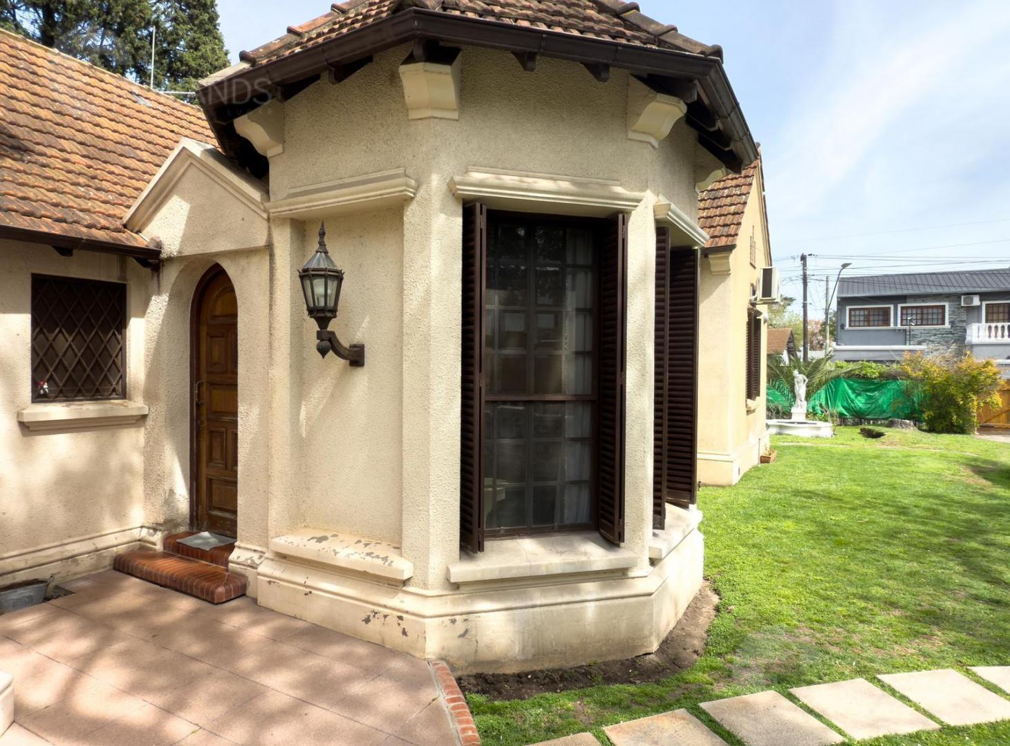 Foto de En Venta Casa de Estilo Ingles,sobre 1300 M2 , casa 200M2 Hurlingham, imagen 5