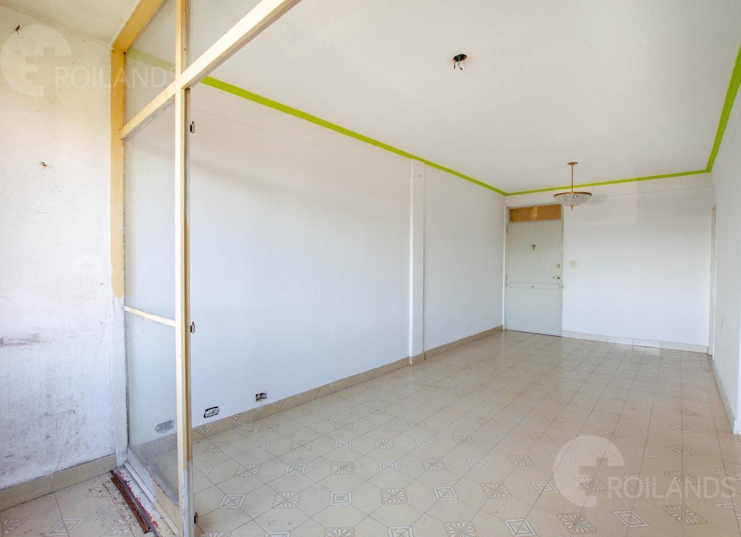 Foto de VENTA DEPARTAMENTO 4 AMBIENTES EN FLORES, imagen 3