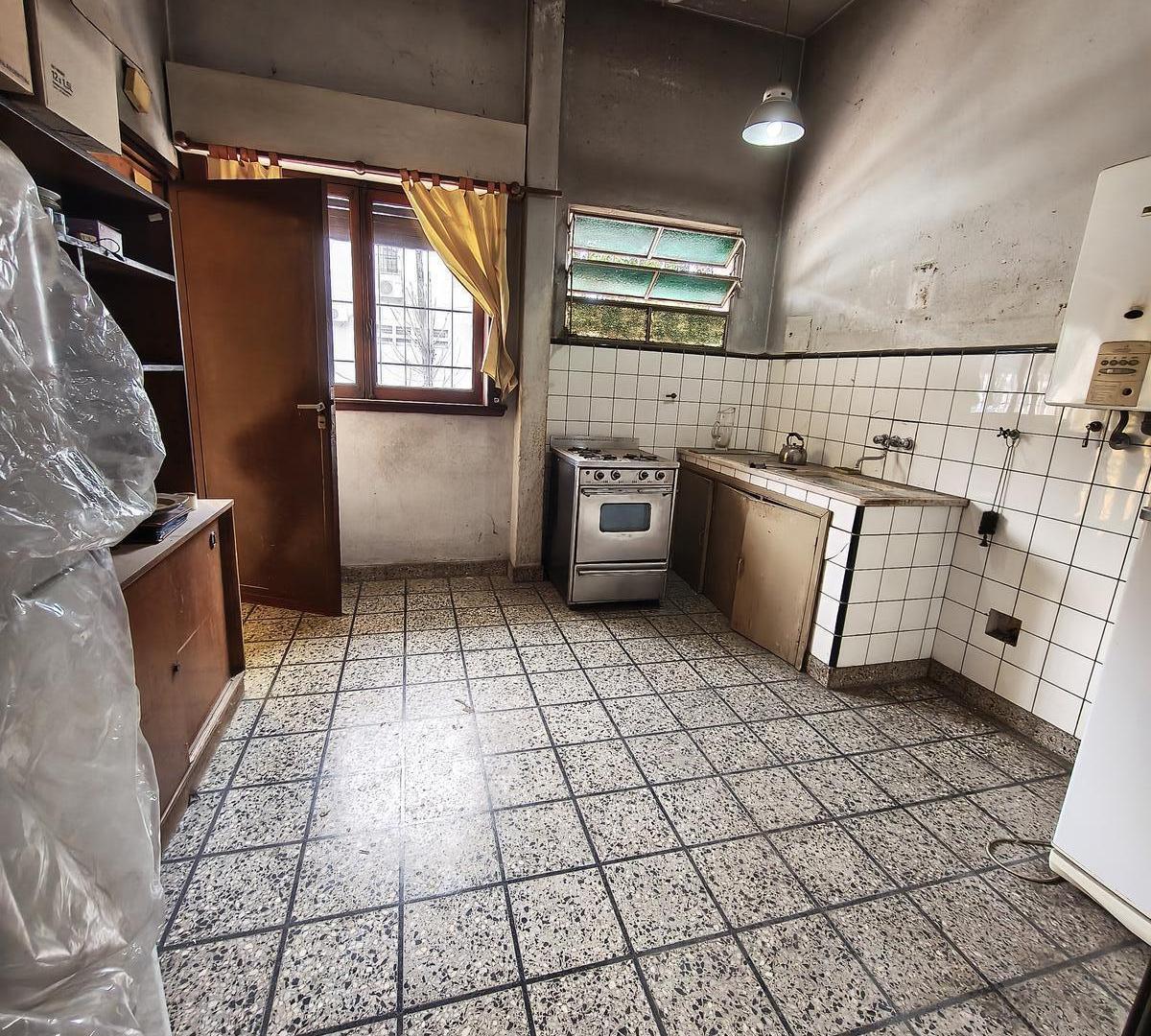 Foto de Venta para FLIPPING 2 PHs a refaccionar en Avellaneda, imagen 3