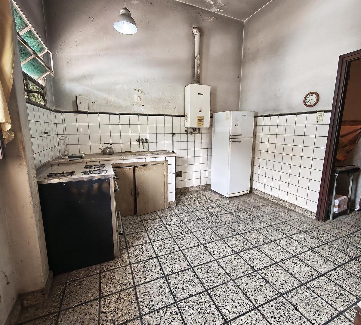 Foto de Venta para FLIPPING 2 PHs a refaccionar en Avellaneda, imagen 2