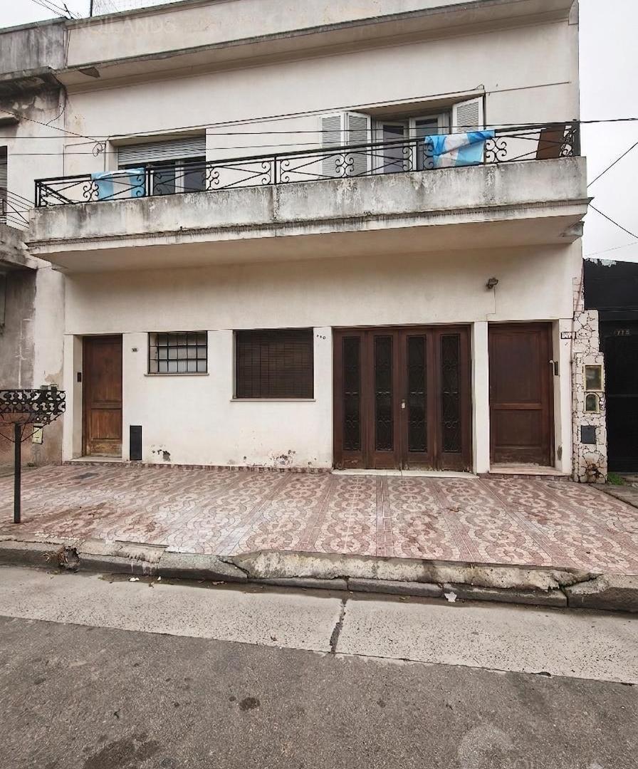 Foto de Venta para FLIPPING 2 PHs a refaccionar en Avellaneda, imagen 1