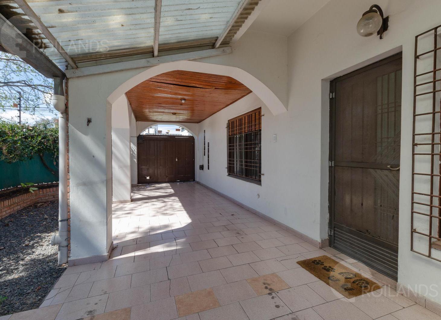 Foto de VENTA CASA 4 AMBIENTES CON JARDIN PARRILLA COCHERA TERRAZA CASTELAR SUR, imagen 4