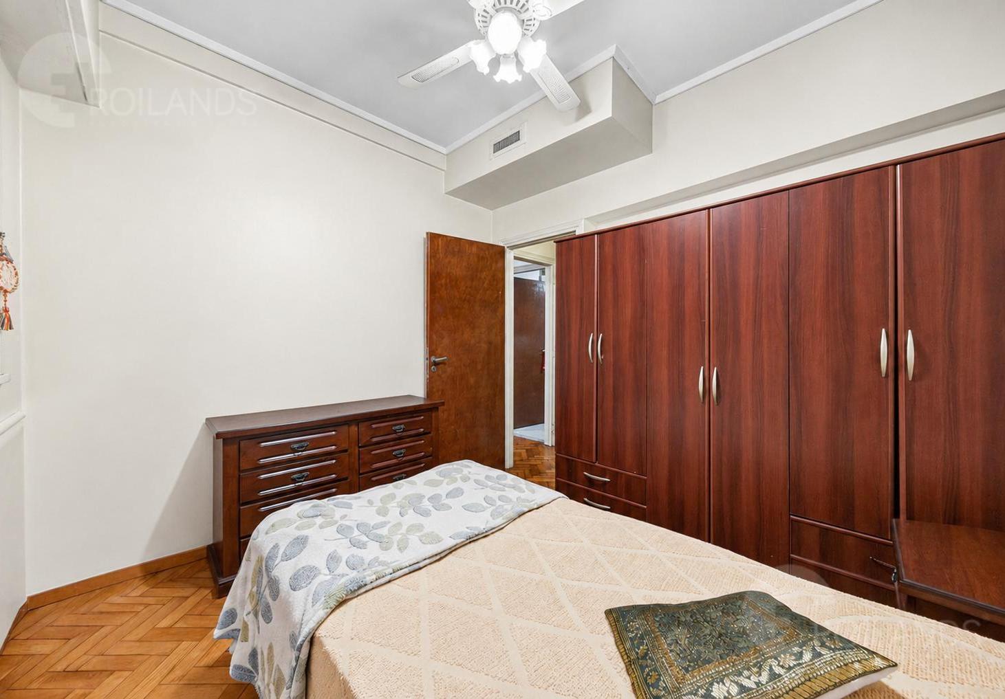 Foto de Venta Departamento 2 Ambientes en Zona Parque Rivadavia, imagen 2