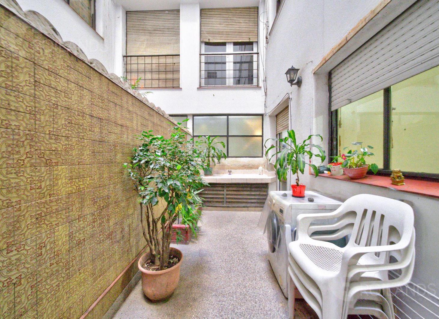 Foto de Venta Departamento 2 Ambientes en Zona Parque Rivadavia, imagen 5