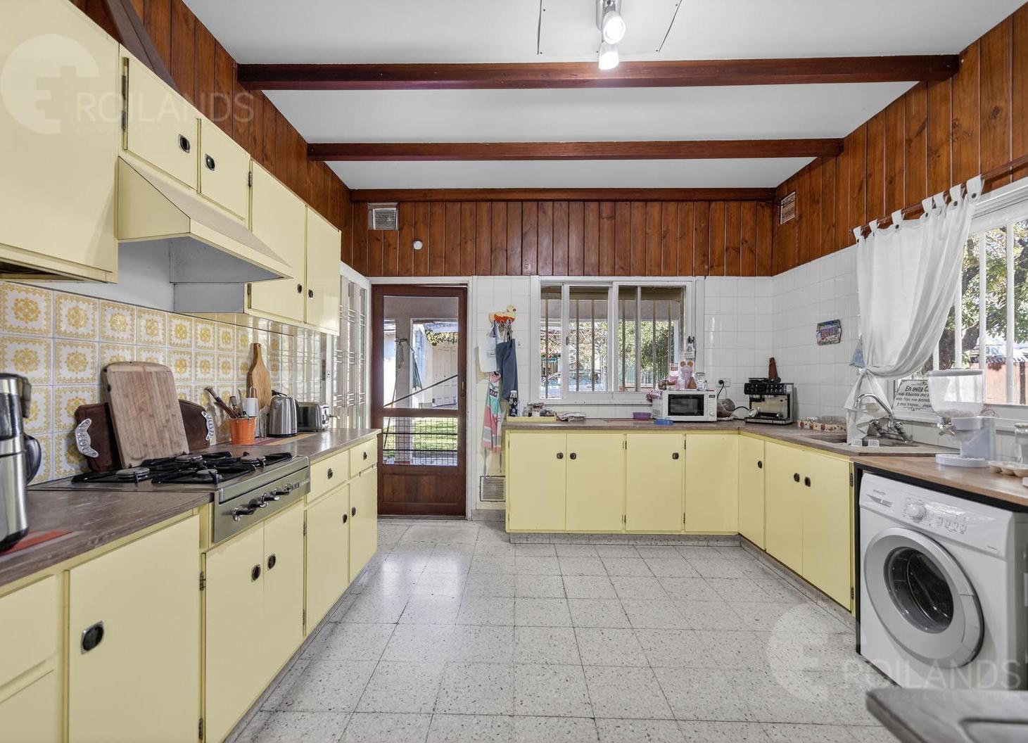 Foto de venta Casa 4 ambientes con jardín galeria cochera Campana, imagen 2