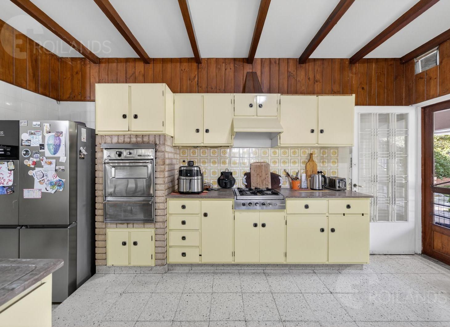 Foto de venta Casa 4 ambientes con jardín galeria cochera Campana, imagen 3