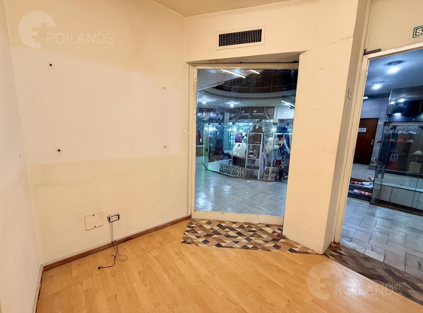 Foto de Alquiler local comercial en Galería Flores Center, imagen 4