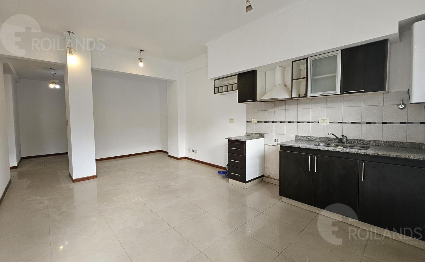 Foto de Venta Departamento 3 ambientes 2 baños ,cochera y baulera en Villa, imagen 3