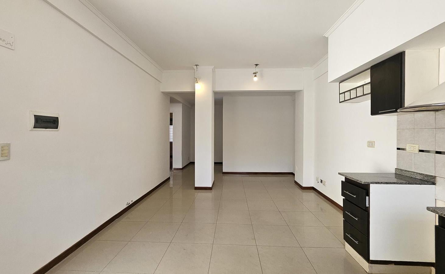 Foto de Venta Departamento 3 ambientes 2 baños ,cochera y baulera en Villa, imagen 2