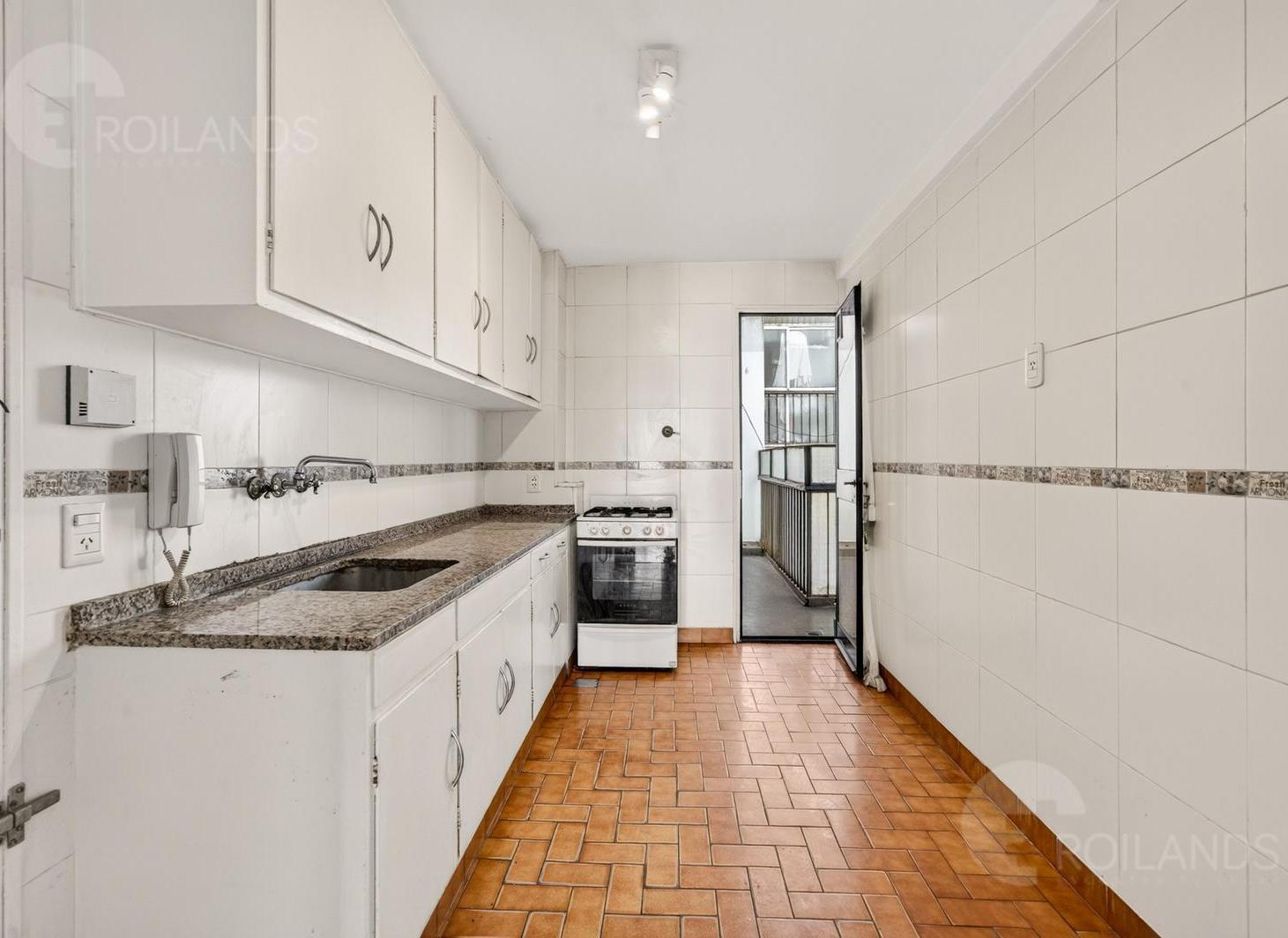 Foto de Venta departamento 3 ambientes con dependencia, toilette, balcones y, imagen 2