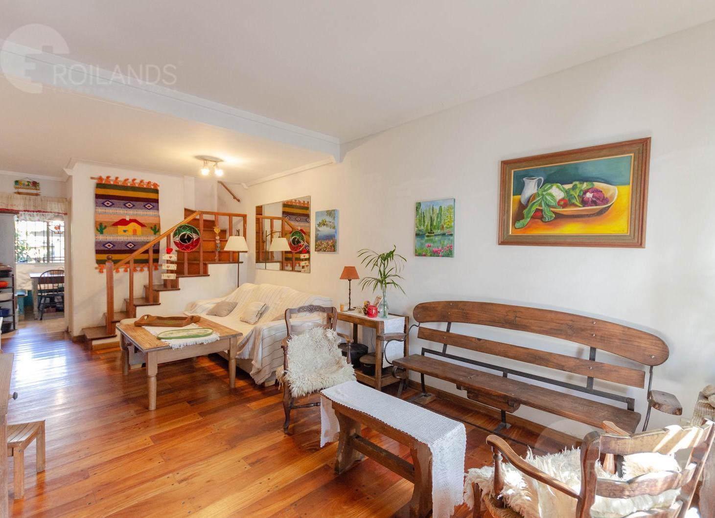 Foto de Venta /Hermosa Casa tipo triplex , 5 amb .con Patio y Cochera en Olivos, imagen 2