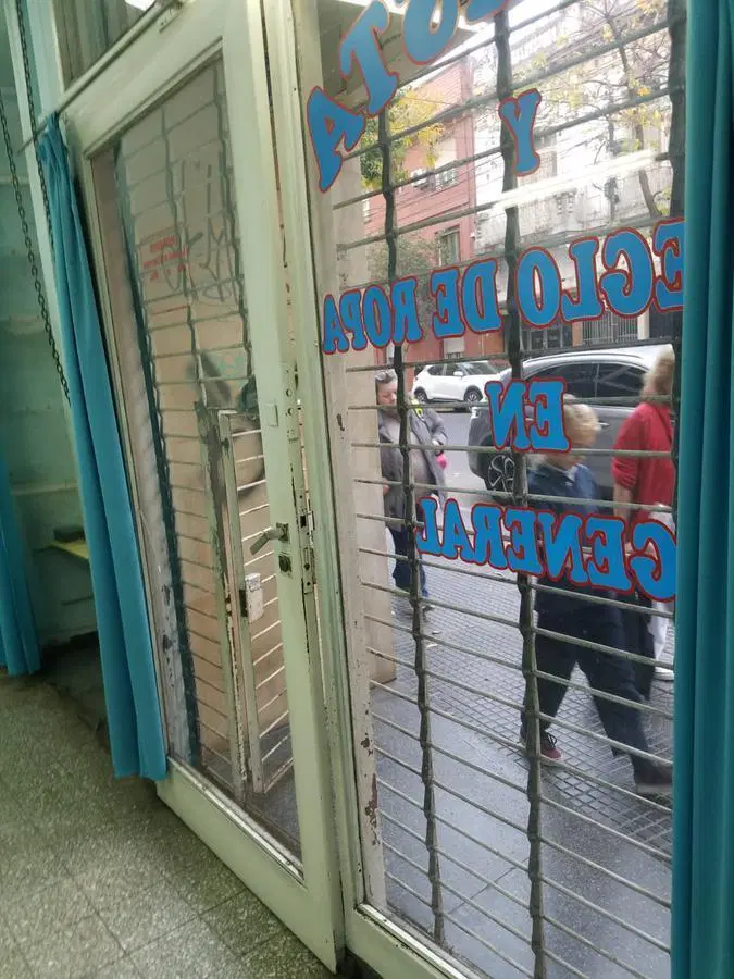 Local chico A LA CALLE BUEN FRENTE 4