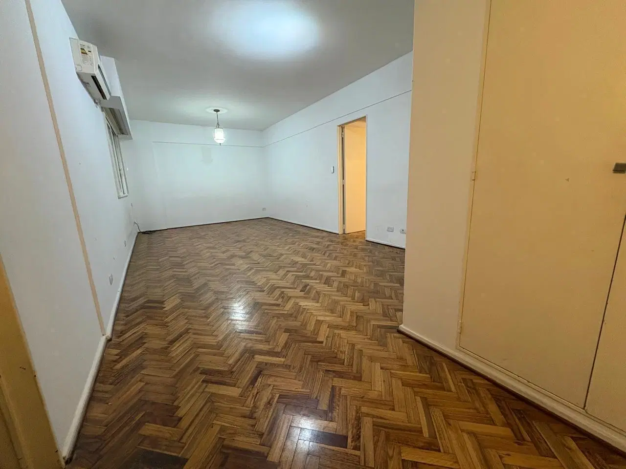 RECOLETA: RETASADO: U$S 127.000.- Cnel. Diaz y French : 3 Ambientes Fte. Parque Las Heras 4