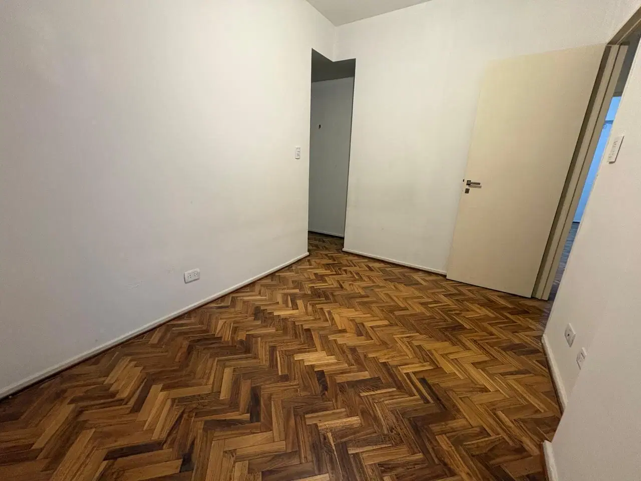 RECOLETA: RETASADO: U$S 127.000.- Cnel. Diaz y French : 3 Ambientes Fte. Parque Las Heras 5