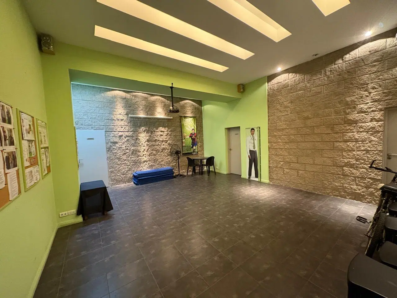Villa Devoto: BAJO DE VALOR, Casa mas Salones de Baile, Oficina y Cochera, Oportunidad 3
