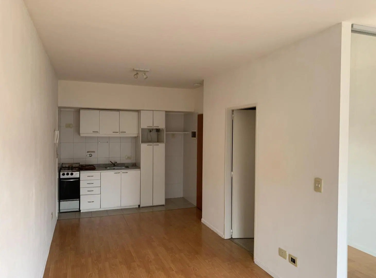 Barrio Norte-Palermo: Apto Prof. / Vivienda: Salguero y Cabrera Amplio ambiente en L con Balcon 3