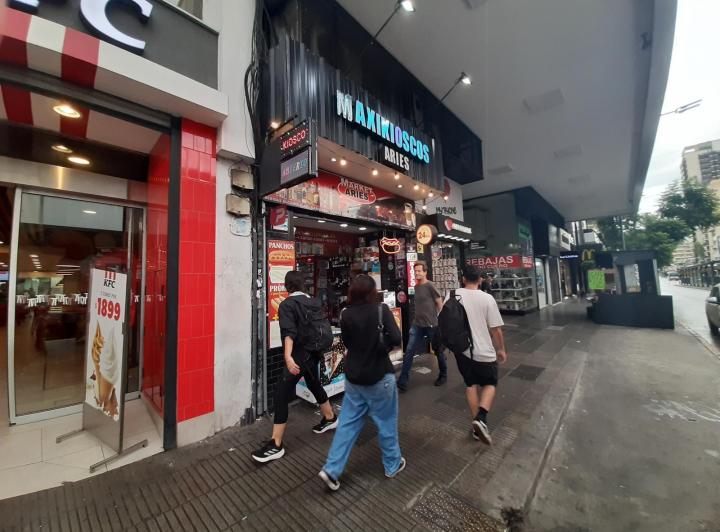 Cabildo entre Mendoza y Olazabal Local 3 X 6 metros mejor vereda mejor cuadra 2