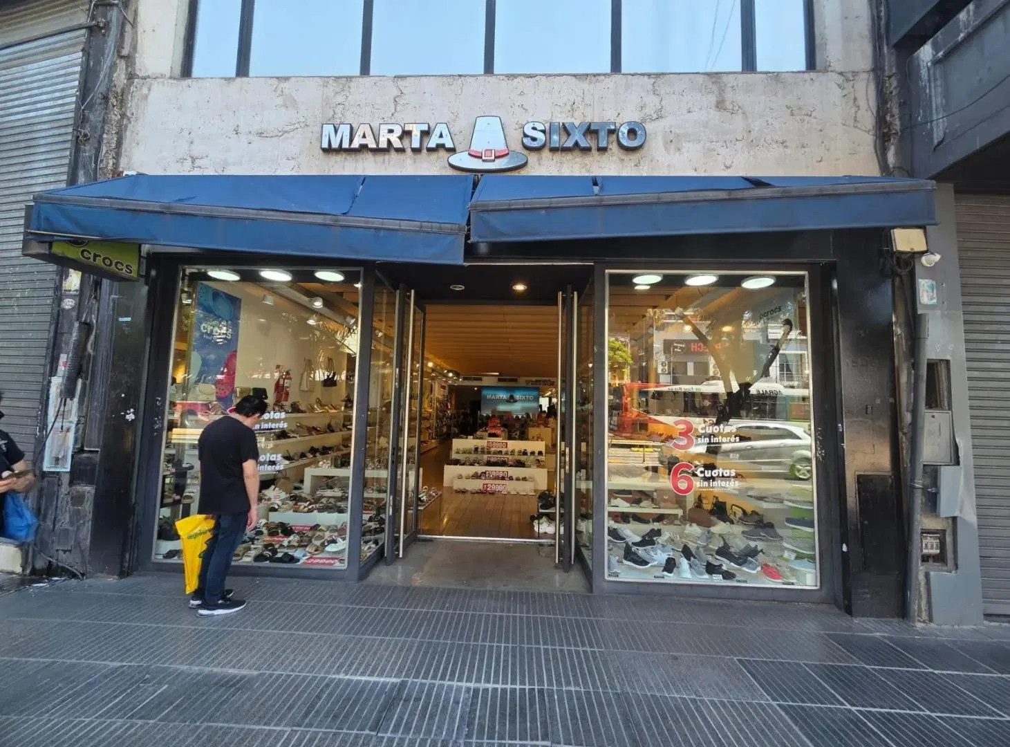 Suma tu marca a lo que viene, Local Cabildo y Echeverria 7 x 43 metros total 750 m2 2