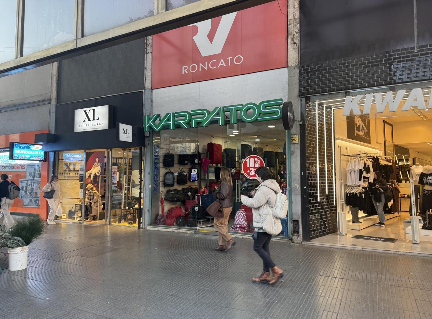 Cabildo y Pampa zona marcas Local 3,50 x 18 metros entrepiso