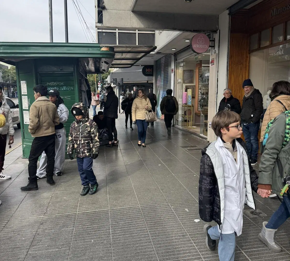 Cabildo y Juramento local unico 780 m2 mejor vereda publicidad en primer piso 3