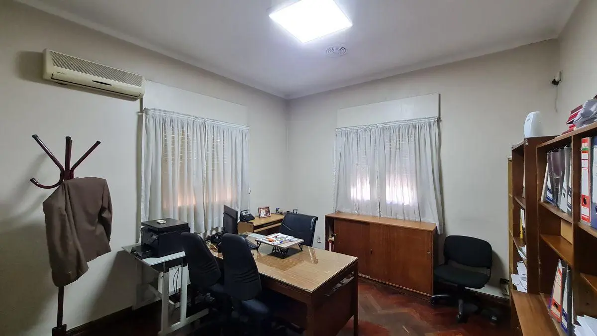 VENDO CASA CAPITAL CIUDAD MENDOZA

**MARCELA TAPIA & ASOCIADOS | VENTA ** ️ 5