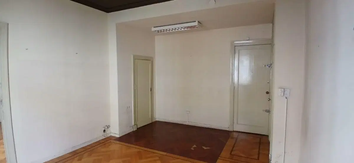 OFICINA DE 2 DESPACHOS AL FRENTE - MUY LUMINOSA - DETALLES DE ÉPOCA - ROQUE SAENZ PEÑA 1100 3