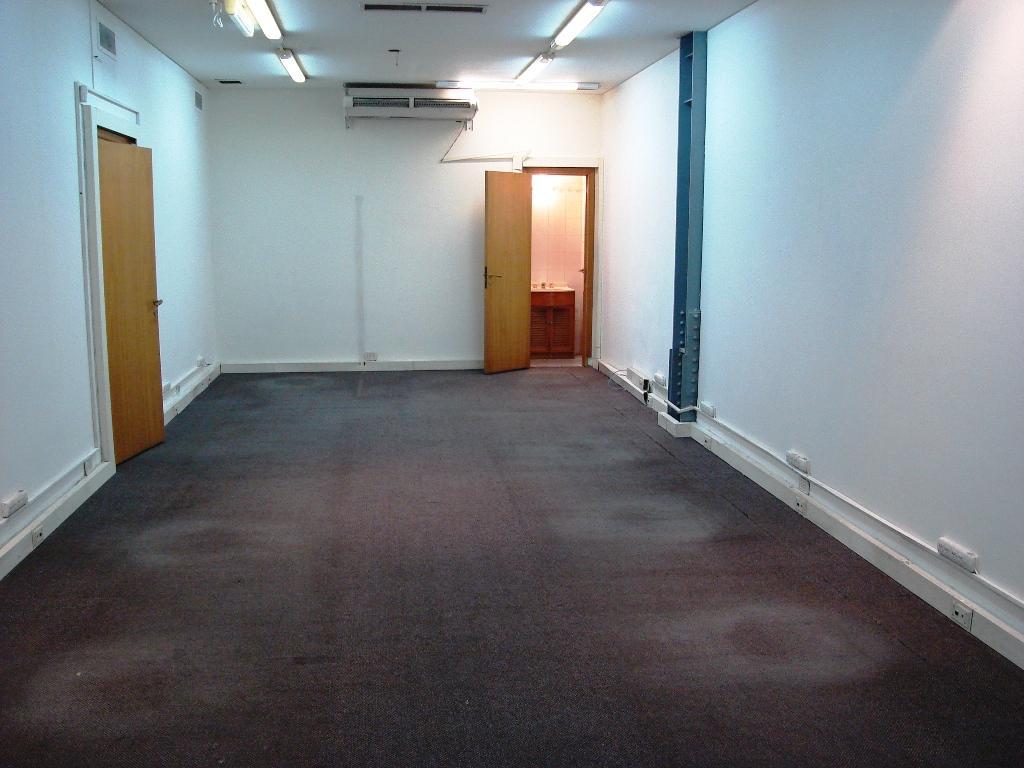 Florida 800 - Microcentro - Deposito y Oficinas en Venta 1