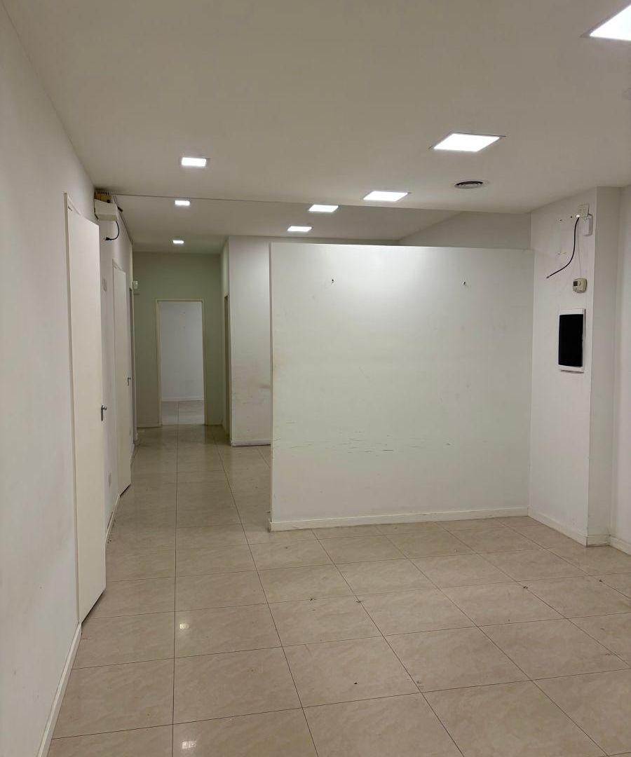 Foto de URUGUAY 1100 - RECOLETA - LOCAL EN ALQUILER, imagen 3