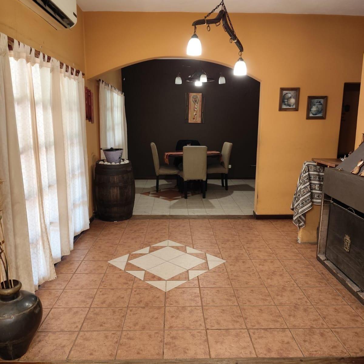 Gran Casa con Piscina. acepta Menor Valor. Posible Financiación Parcial 2