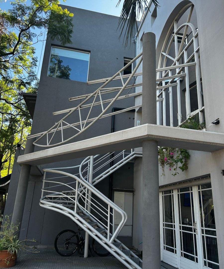Foto de Oficina de 28m2 en primer piso por escalera, imagen 1
