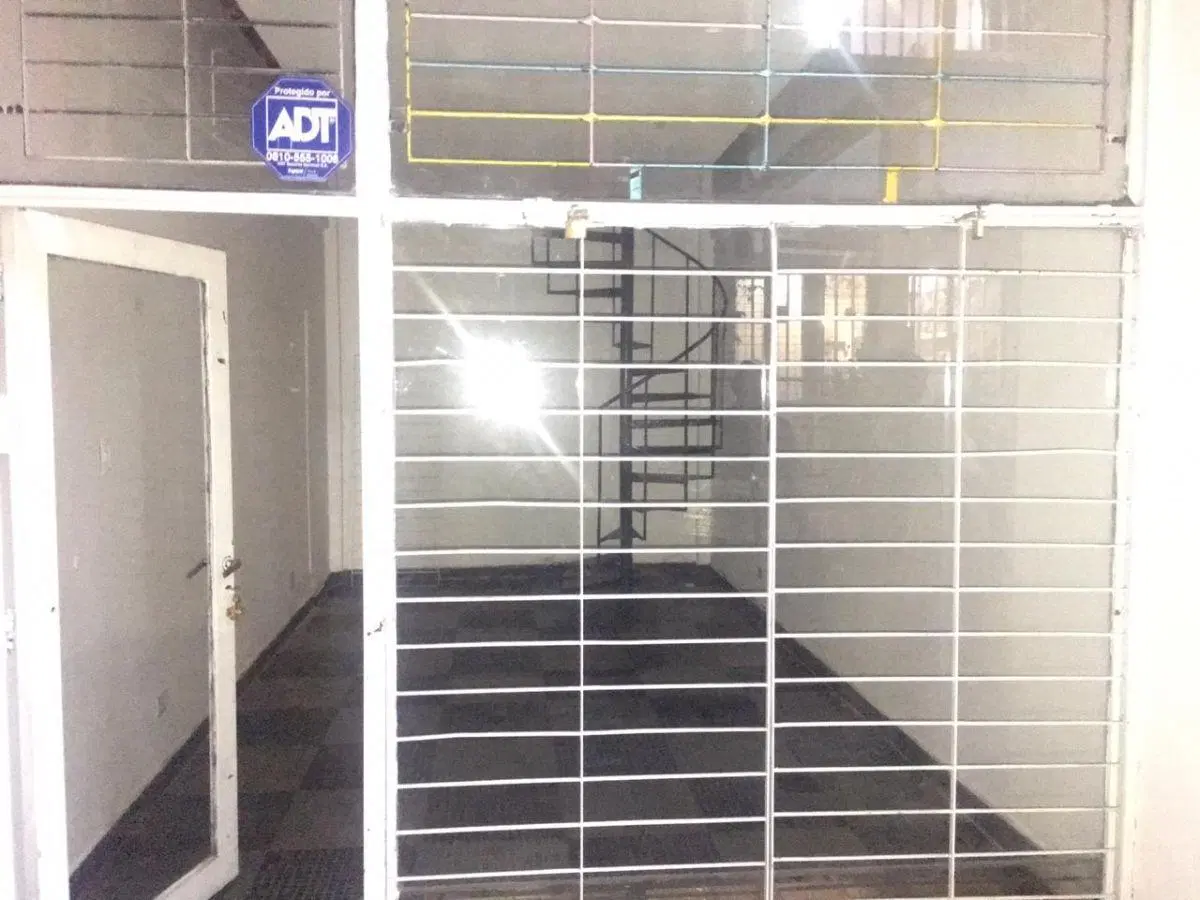 Local comercial en alquiler en Paseo de la fuente, en 2 plantas , 25m2. 5
