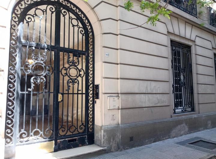 PISO VIVIENDA  APTO PROF EN RECOLETA LAS HERAS A METROS DE LA PLAZA 4