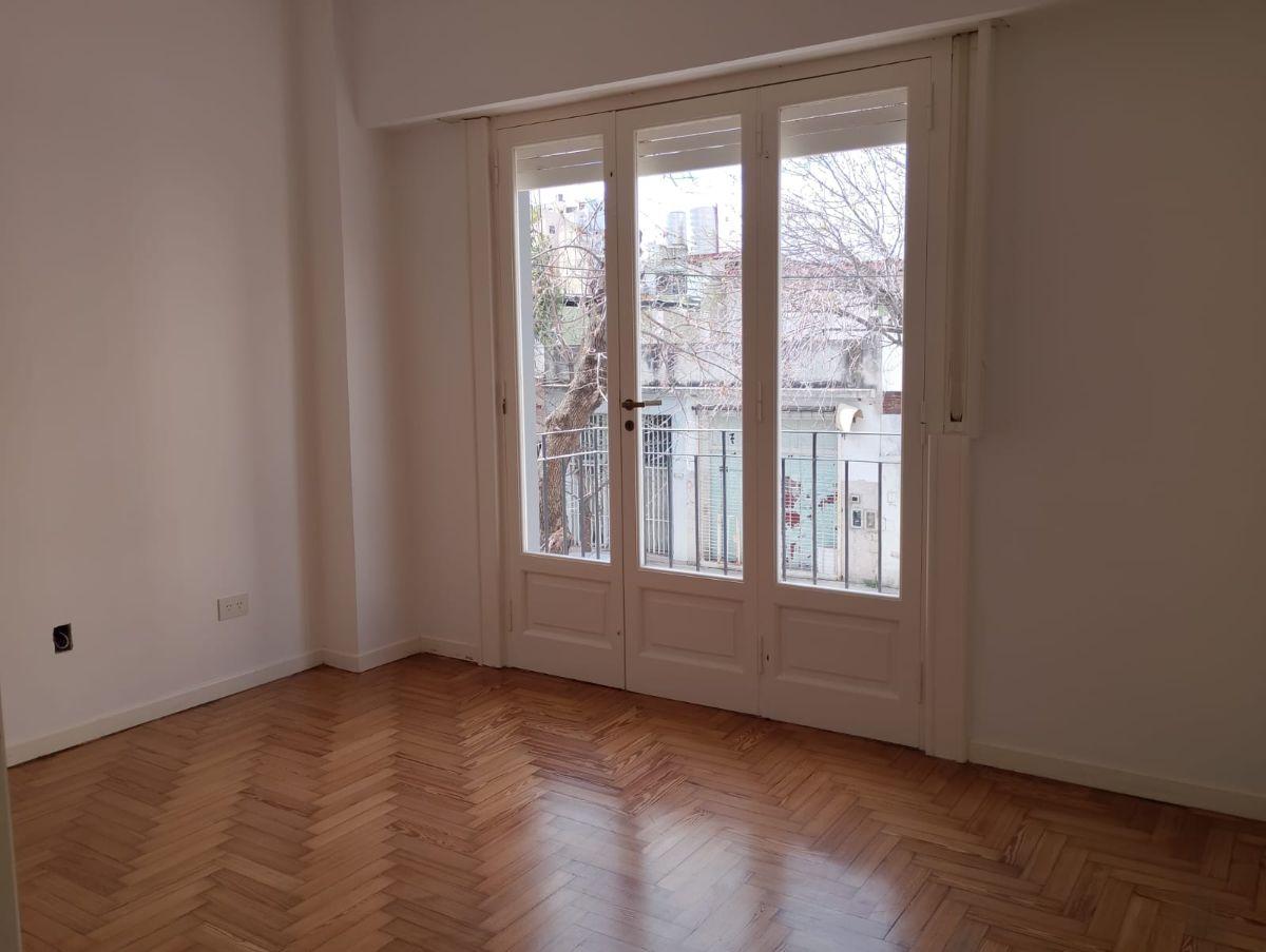 Foto de Alquiler 3amb c/ 2 balcones y patio - Villa Urquiza, imagen 2